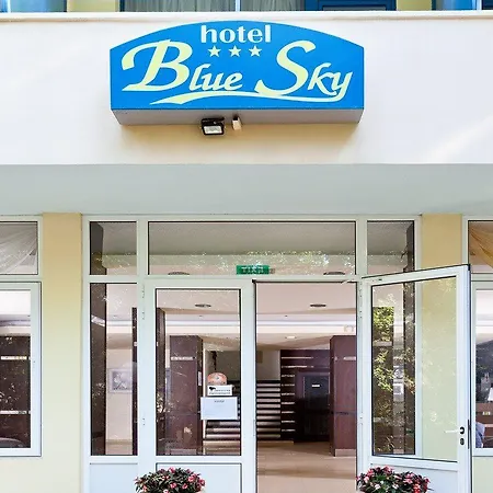 Blue Sky - & Parking Golden Sands