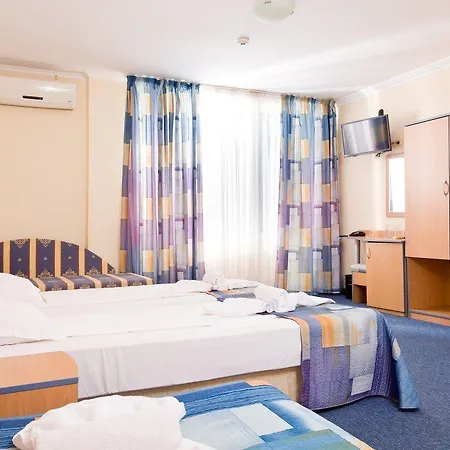 Blue Sky - & Parking 3*