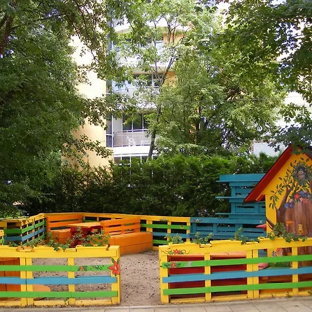 Szálloda Blue Sky - & Parking Aranyhomok