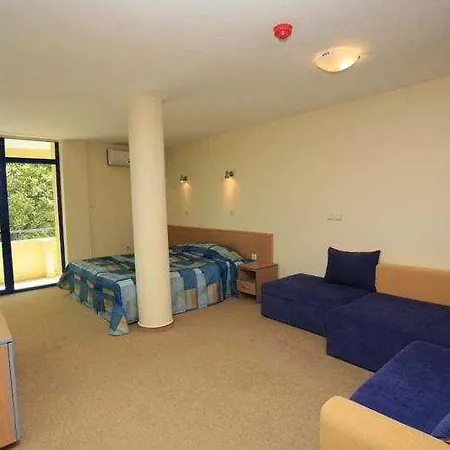 Blue Sky - & Parking Szálloda