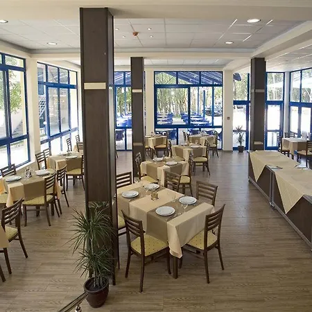 Blue Sky - & Parking 3*