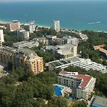 Hotel Blue Sky - & Parking 3*