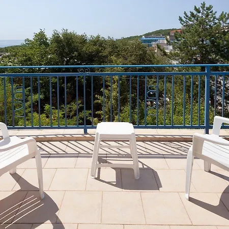 Blue Sky - & Parking Otel 3*