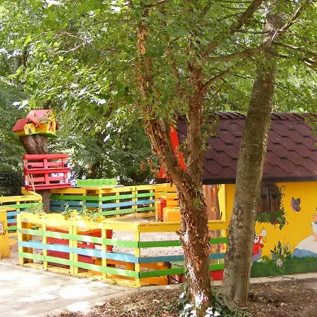 Otel Blue Sky - & Parking