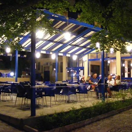 Otel Blue Sky - & Parking