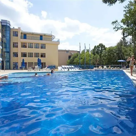 Отель Blue Sky - & Parking 3*