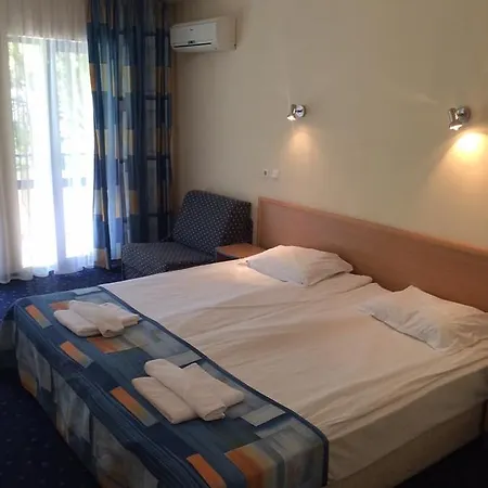 Otel Blue Sky - & Parking