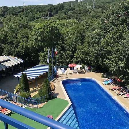 Blue Sky - & Parking Otel